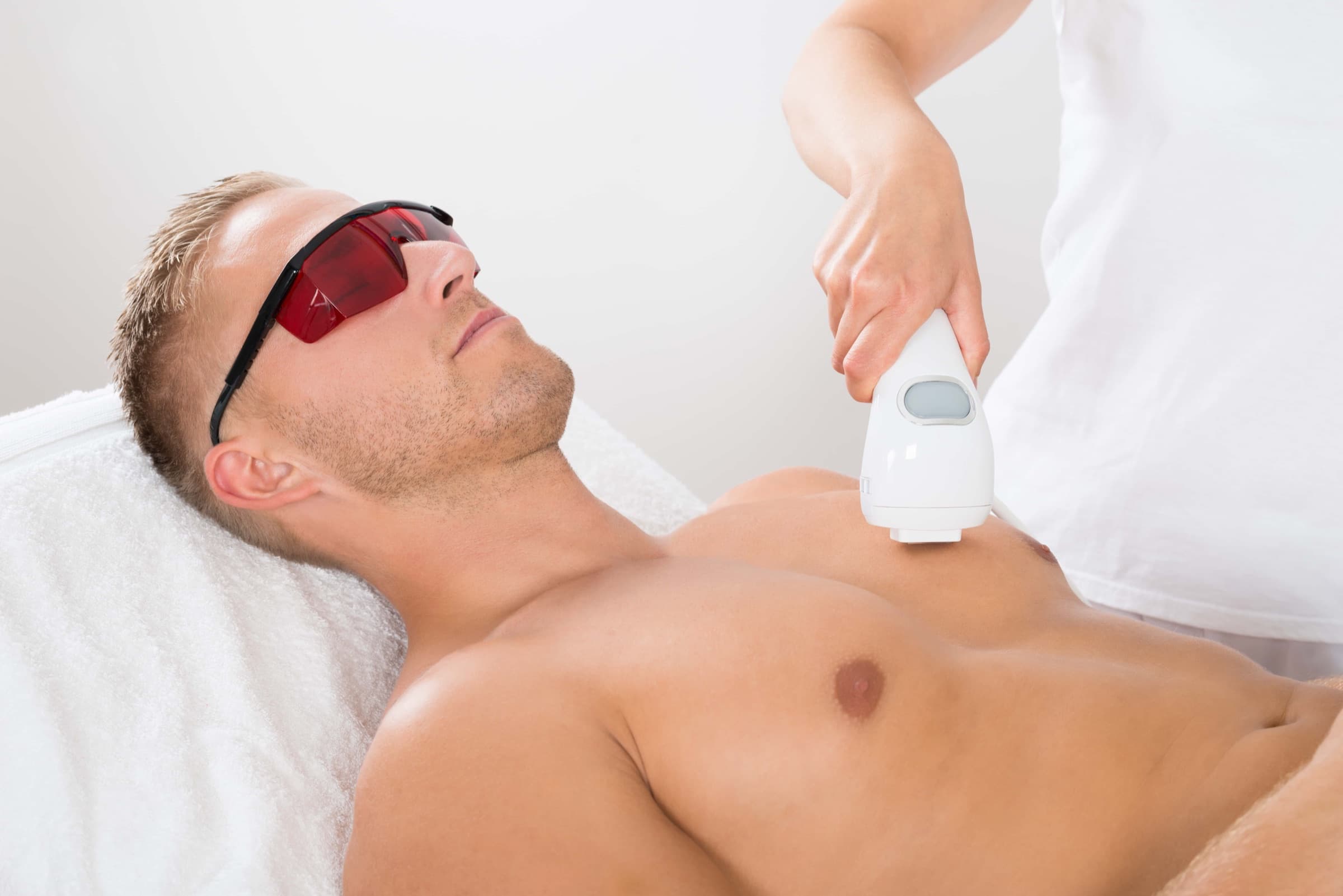 Séance d'épilation laser à Nice Derma Institut